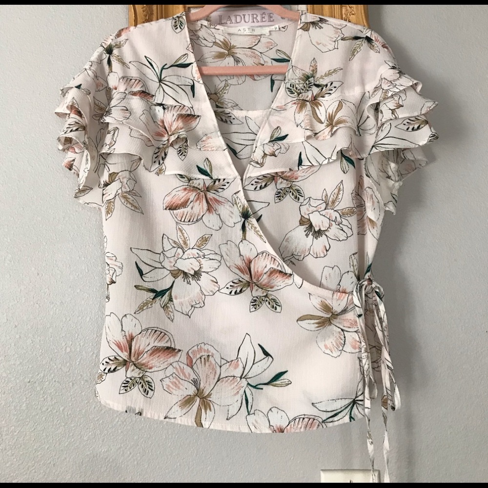 Astr the label ruffle wrap top